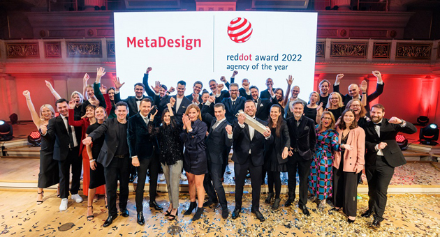 Red Dot kürt MetaDesign zur Agency of the Year 2022 - Das MetaDesign Agenturteam freut sich über den Ehrentitel - Foto: charmewedd.de eventfotograf.infamilienshooting.de